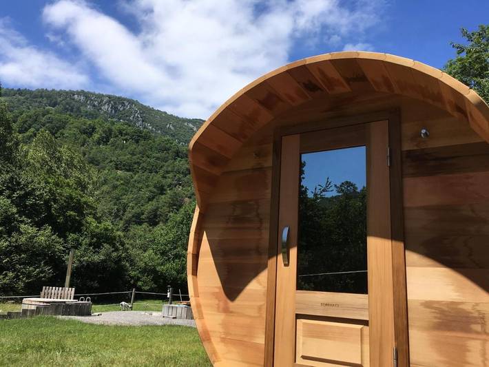 Location de vacances pour 5 personnes, avec sauna ainsi que vue et jardin, animaux acceptés dans Camous - 2