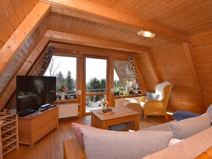 Ferienhaus für 4 Personen, mit Balkon und Terrasse sowie Garten und Sauna in Suhl - 2