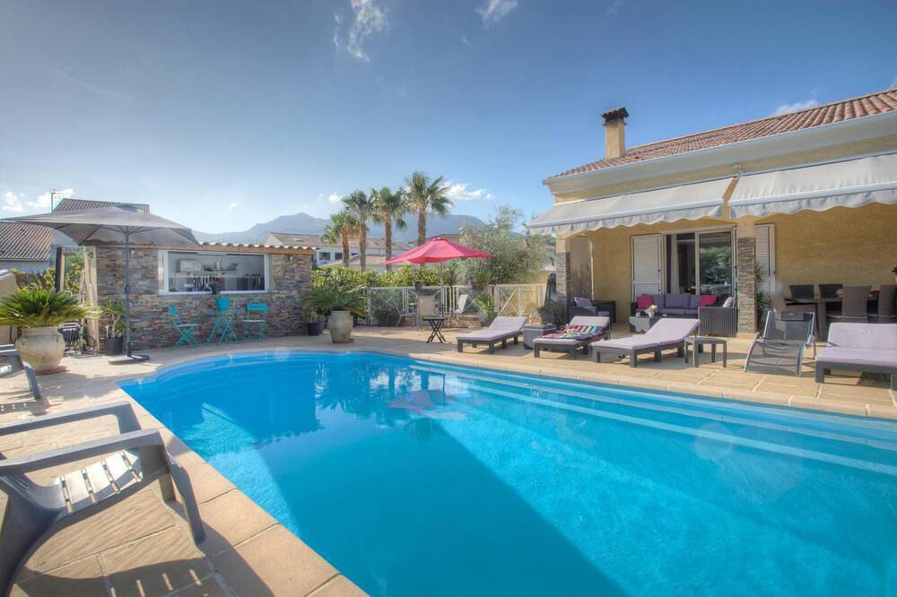Magnífica villa con piscina in Furiani, Cap Corse