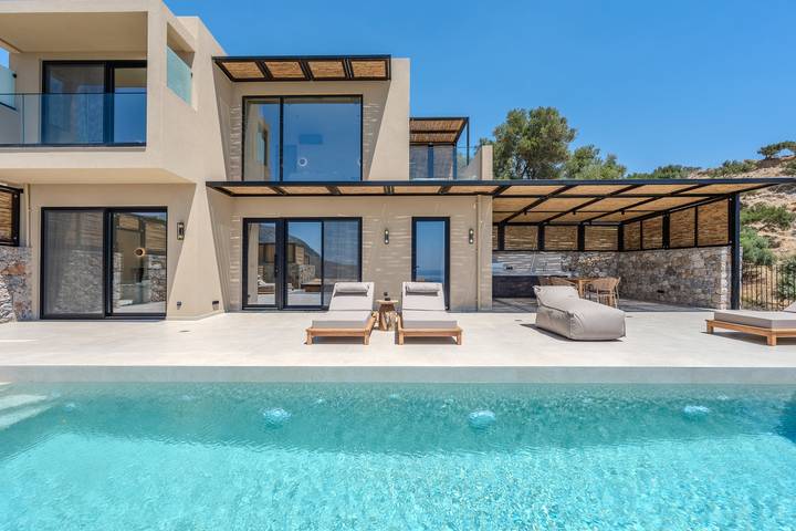 Villa für 7 Personen, mit Meerblick und Balkon sowie Whirlpool und Terrasse auf Kreta