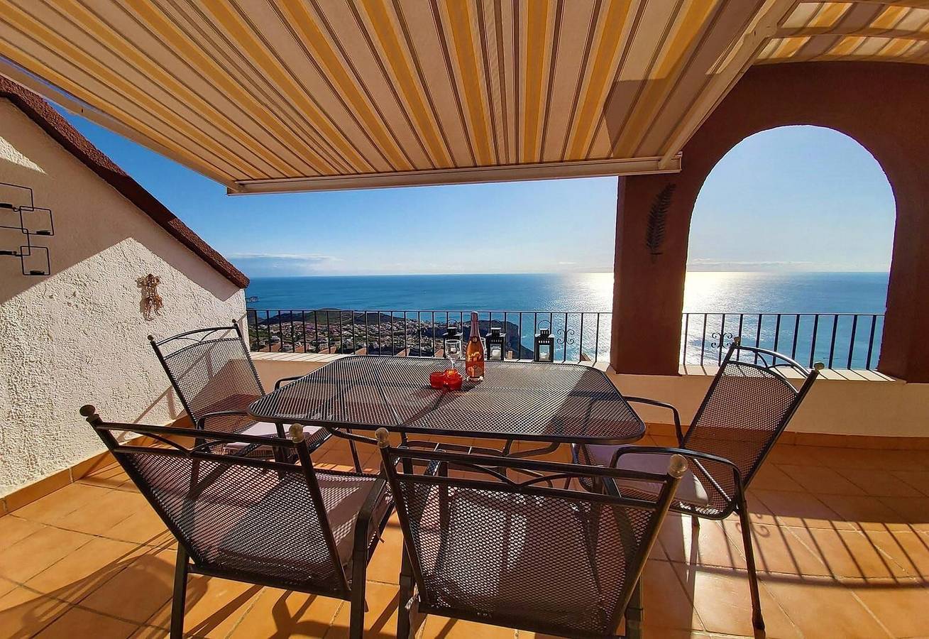 Apartamento entero, Admite mascotas Apartamento Casa Panorama con vistas al mar, piscina in Benitachell, Costa Blanca
