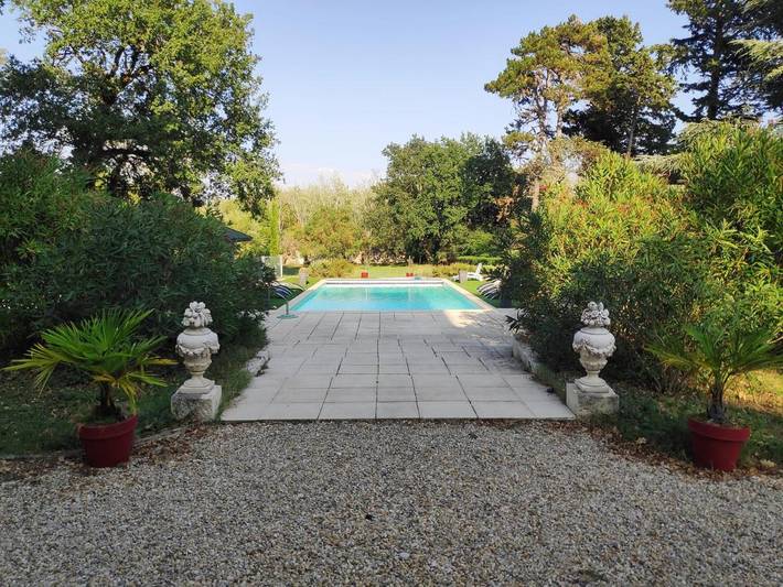 Location de vacances pour 2 personnes, avec piscine ainsi que vue et jardin à Espeluche - 2