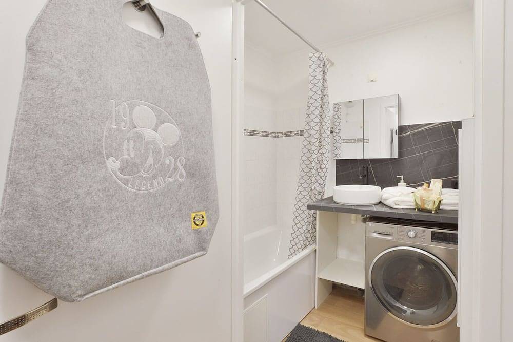 Entire apartment, Apartment located 5min from Disneyland and Vallée village in Magny-le-Hongre, Seine-et-Marne
