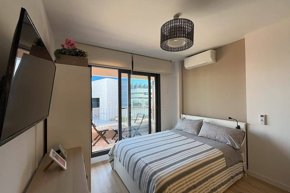 Entire apartment, Studio Home Madrid in San Sebastián de los Reyes, Madrid Province