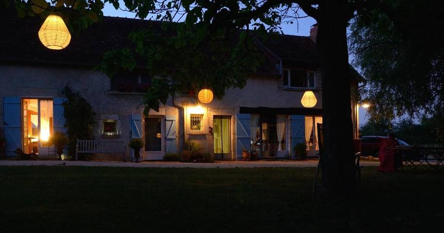 Location de vacances pour 4 personnes, avec jardin ainsi que piscine et vue à Herry - 4