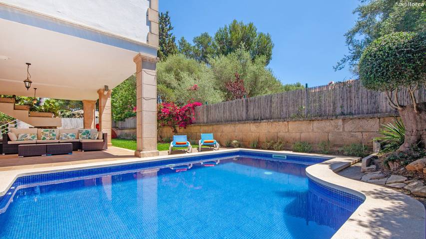 Villa "Blue Pearl" with Private Pool, Private Terraces & Wi-Fi in Bonaire, Alcúdia