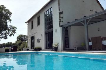 Gîte pour 5 personnes, avec jardin et jacuzzi à Montaigut