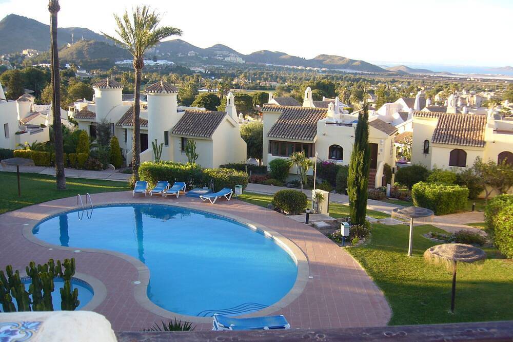 Villa with stunning views,easy access to swimming pool/ beautiful gardens. A/Con in Mar Menor, Costa Cálida