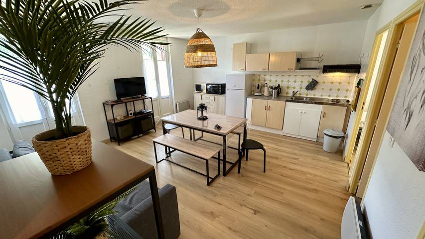 Vacation rental for 6 people, with Balcony in Auvergne