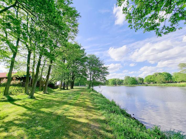Ferienhaus für 2 Personen, mit Terrasse und Garten sowie Seeblick und Ausblick im Emsland