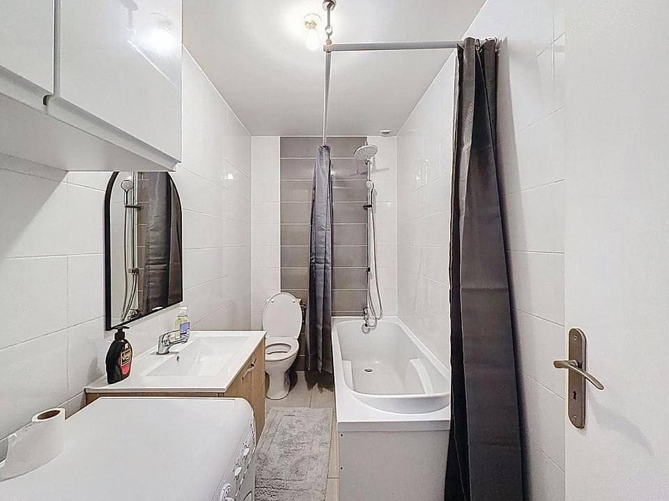 Appartement entier, Appartement T2 - centre ville in Oyonnax, Nantua