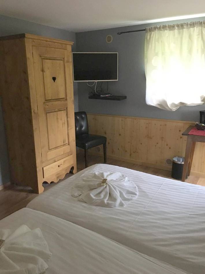 Hôtel pour 3 personnes, avec vue ainsi que jardin et terrasse, animaux acceptés à La Vancelle - 2