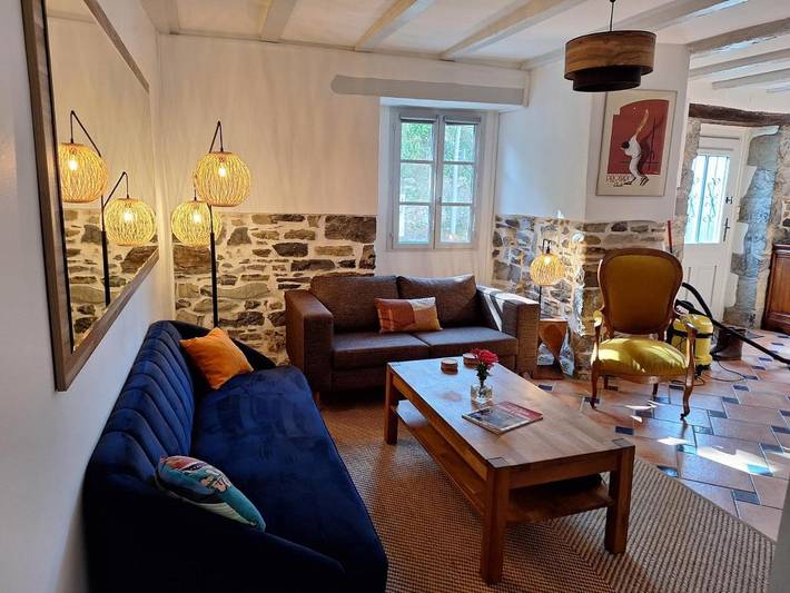 Location de vacances pour 8 personnes, avec Terrasse ainsi que Jardin et Vue à Irissarry