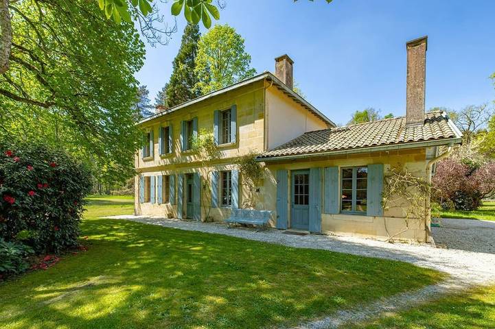 Location de vacances pour 10 personnes, avec jardin, animaux acceptés à Saint-Magne