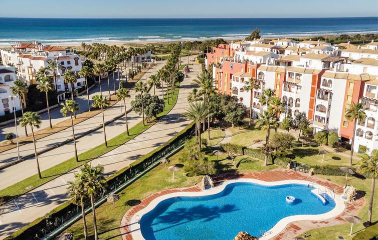 Apartamento vacacional entero, Apartamento en primera línea de playa con piscina y parking, a 400m de la Playa de Atlanterra in Atlanterra, Tarifa