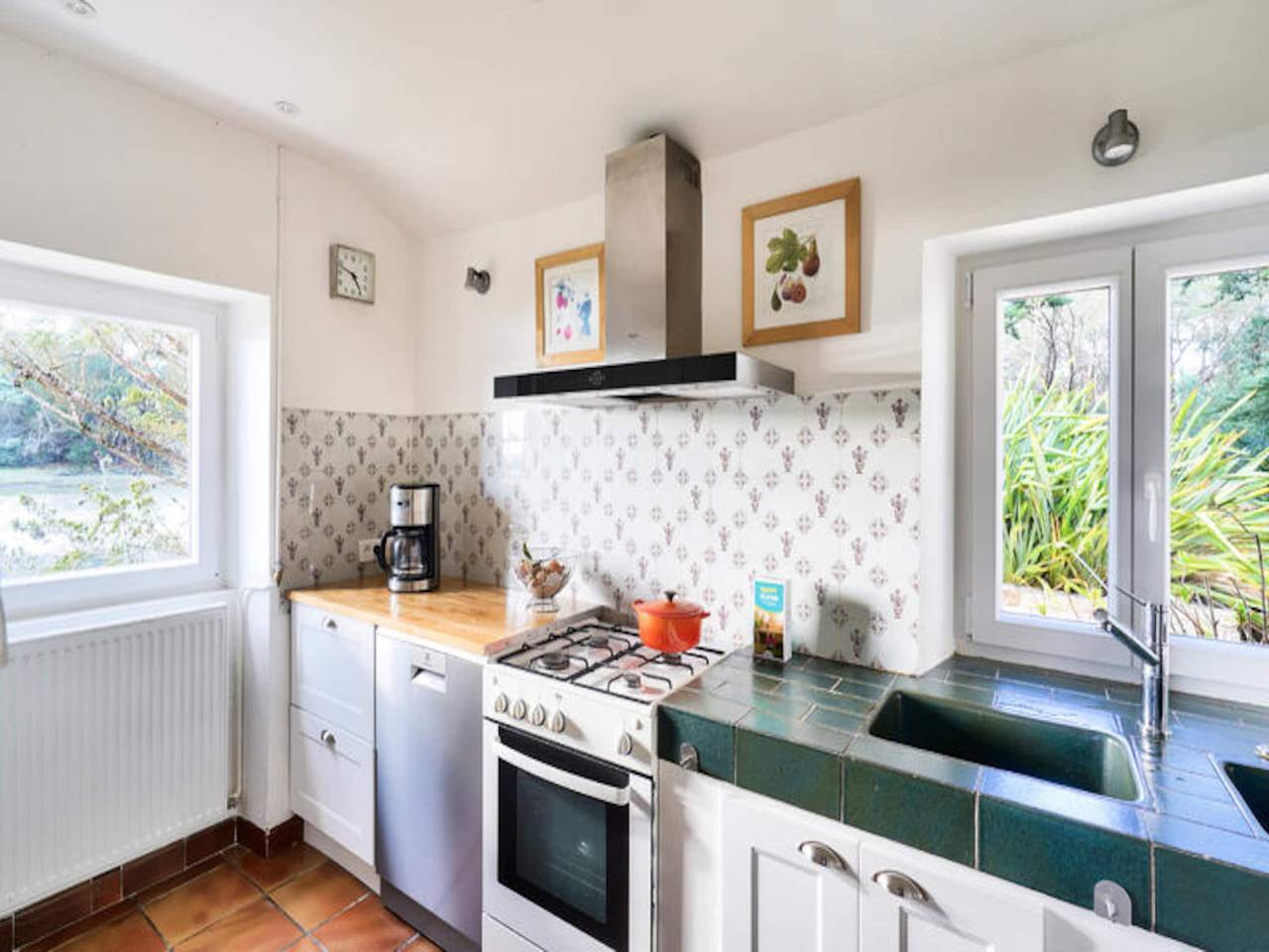 Entire apartment, House on Queffen Island with Garden Bbq in Côte de Cornouaille