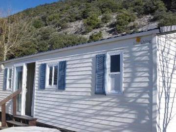 Camping pour 4 personnes, avec piscine dans Drôme provençale