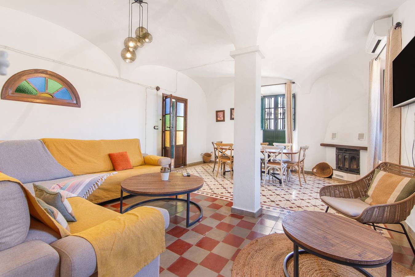 Maison de campagne 'Las Cabrillas La Nava' avec vue sur les montagnes, piscine et climatisation in La Nava, Sierra de Aracena y Picos de Aroche