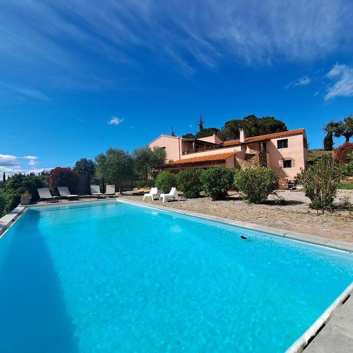 Maison d’hôte pour 2 personnes, avec Balcon et Terrasse ainsi que Jardin et Piscine