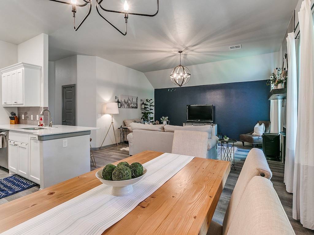 Your Unforgettable Temporary Haven! in Edmond, Oklahoma County