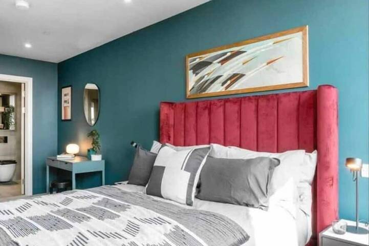 Entire apartment, Your Perfect Stay l The Mercian Bldg., 218 Broad Street, Birmingham B15 1Ay in Birmingham, Birmingham Area