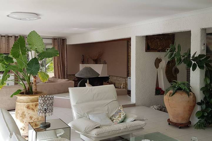 Location de vacances pour 8 personnes, avec jardin à Sénas - 4