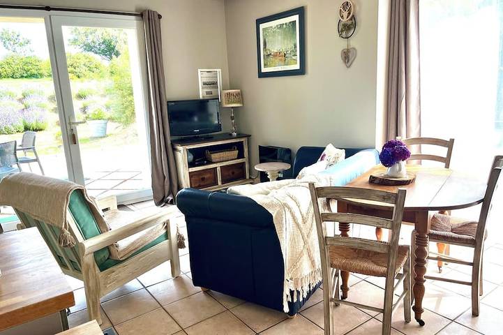 Location de vacances pour 4 personnes, avec Terrasse et Jardin ainsi que Bassin pour enfant et Piscine à Trégourez - 4