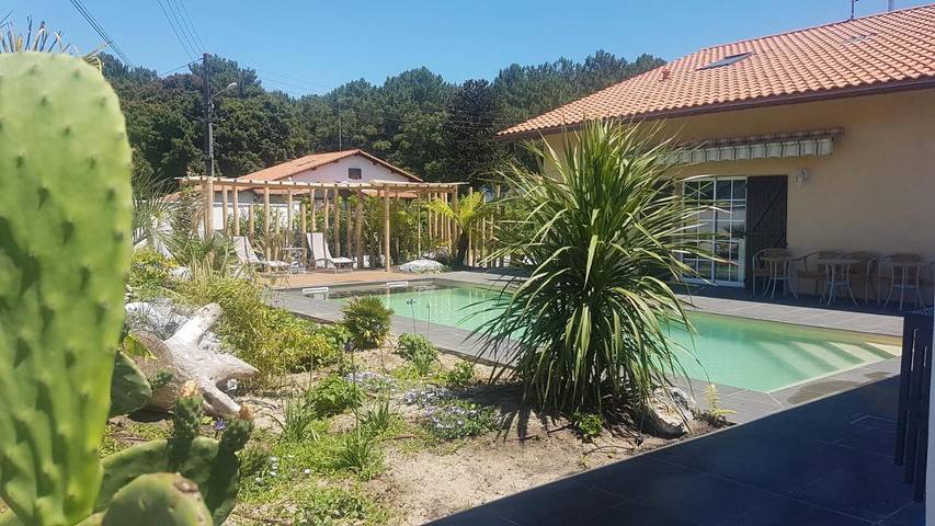 Vakantiewoning voor 2 personen, with Balkon and Terras as well as Tuin and Zwembad in Labenne