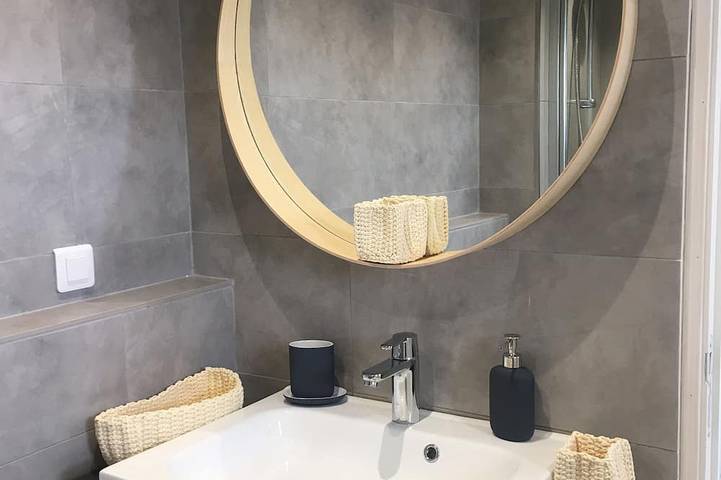 Ganze Wohnung, Wohnung mit Terrasse 300m von den Stränden entfernt, gratis Wifi in Saintes-Maries-de-la-Mer, Mittelmeerküste (Frankreich)