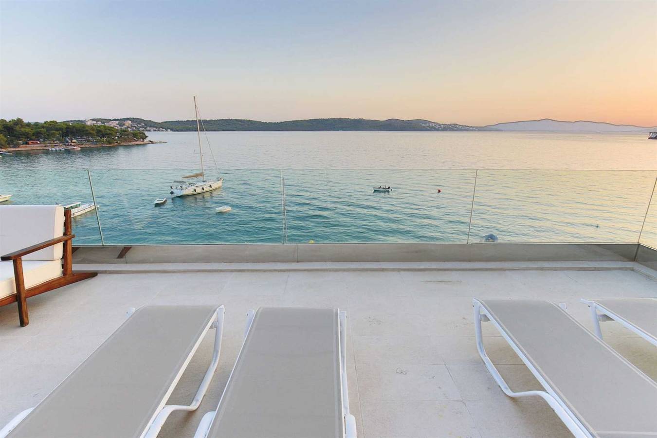 Strandvilla Deep Blue mit Pool I in Trogir, Ciovo