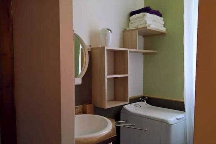 Ganze Wohnung, Quiet, cozy studio in the heart of Paris in Paris, Ile de France