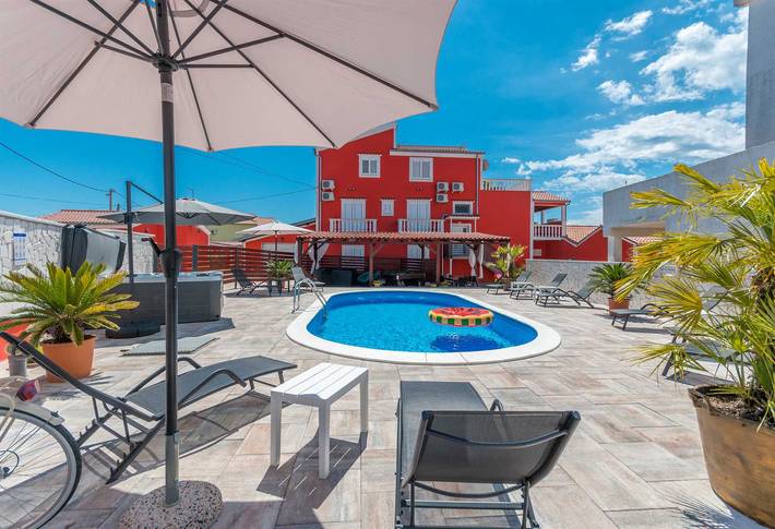 Villa pour 10 personnes, avec jardin et jacuzzi à Turanj - 3