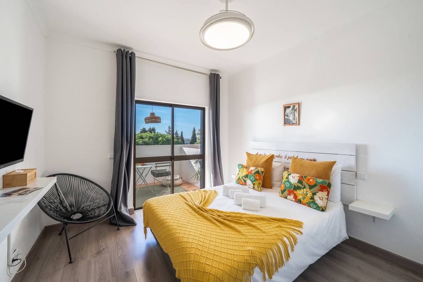 Ganze Wohnung, Ferienwohnung 'Caramujeira Guest House Room 3 -' mit Meerblick, Gemeinschaftspool und WLAN in Faro Distrikt