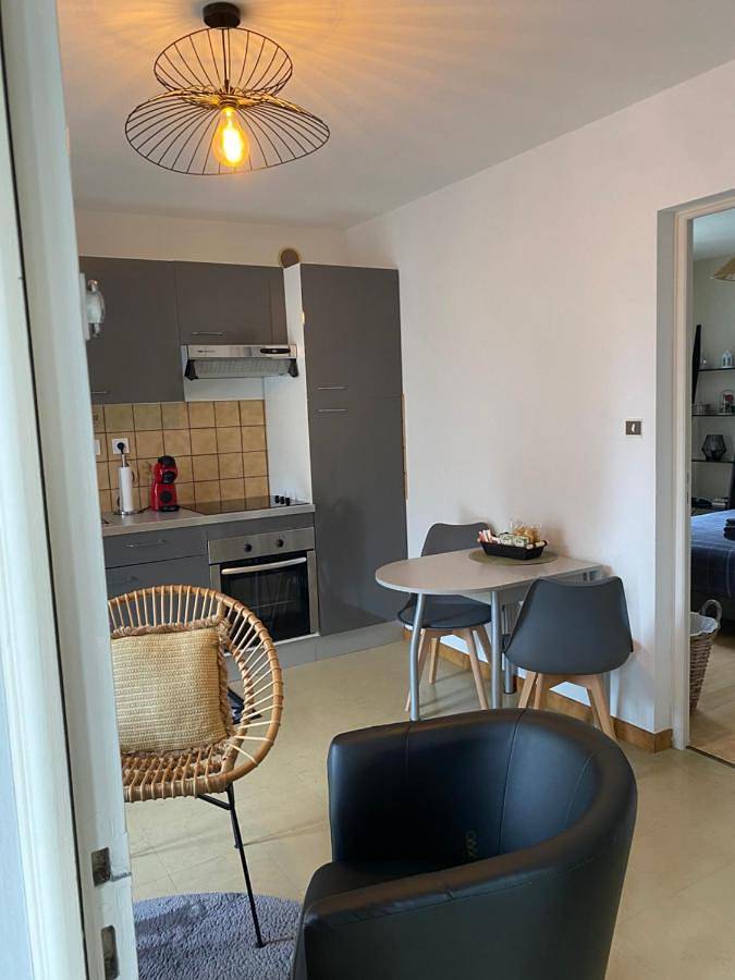 Appartement entier, Confortable et agréable T1 n•1 in Ussel, Région d'Ussel