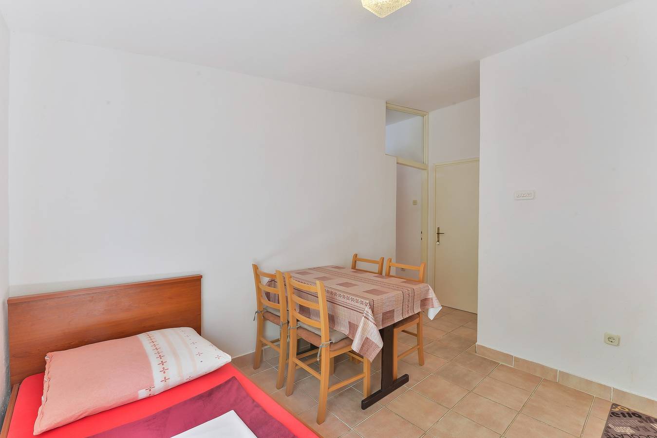 Ganze Wohnung, 1-Zimmer-Ferienwohnung mit Klima Nin, Zadar A-19555-c in Nin, Zadar