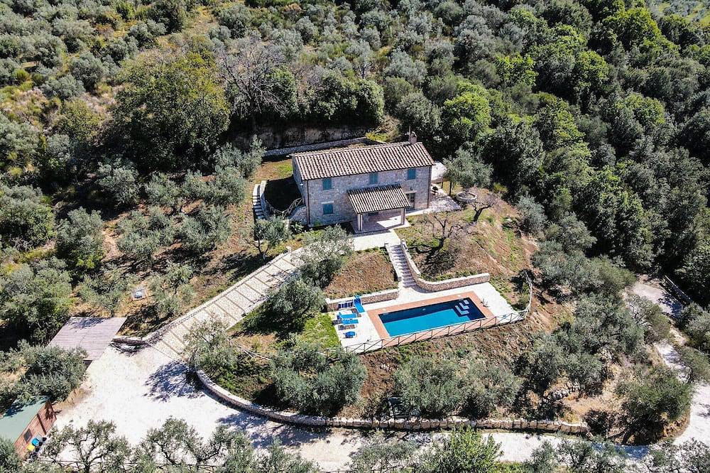 House with private pool, air conditioning and stunning views!!! in Montecchio, Provinsen Terni