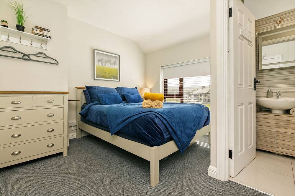 Garavogue Villa - At The River And Steps To Town in Sligo, County Sligo