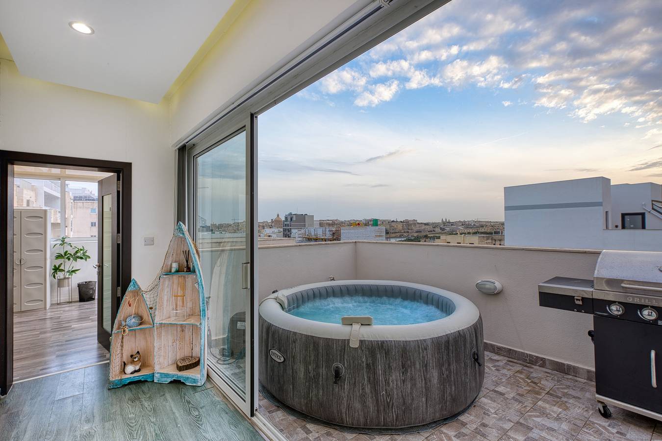 Appartamento intero, Appartamento vacanze per 6 persone con terrazza in Sliema, Isola di Malta