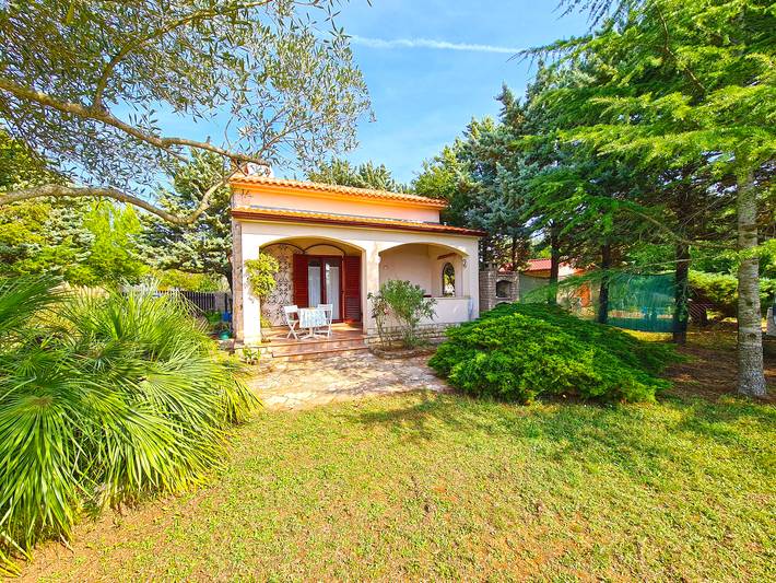 Ferienhaus für 2 Personen, mit Terrasse in Medulin