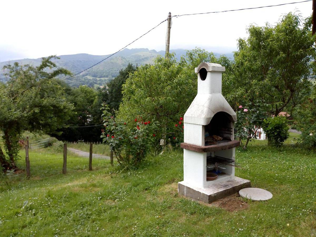 Appartement entier, Gîte Etxe Xuri in Ossès, Région de Bayonne