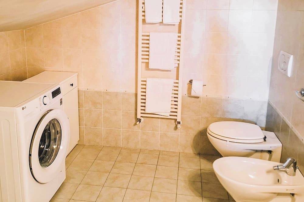 Appartamento intero, Penthouse with large terrace and sea view. 10 minutes walk to the beach! in Marina di Vasto, Vasto