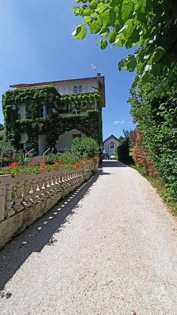 Maison d’hôte pour 4 personnes, avec balcon ainsi que jardin et vue à Contrexéville