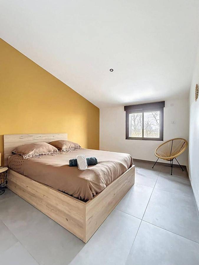 Location de vacances pour 4 personnes, avec jardin et terrasse à Loyettes - 3