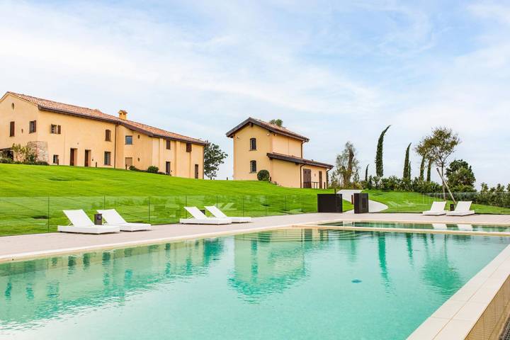 Villa per 10 persone, con giardino e piscina, con animali domestici a Castel San Pietro Terme