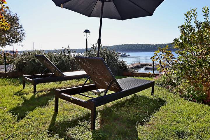 Ferienhaus mit Meerblick für 6 Personen, mit Balkon/Terrasse in Barbat na Rabu