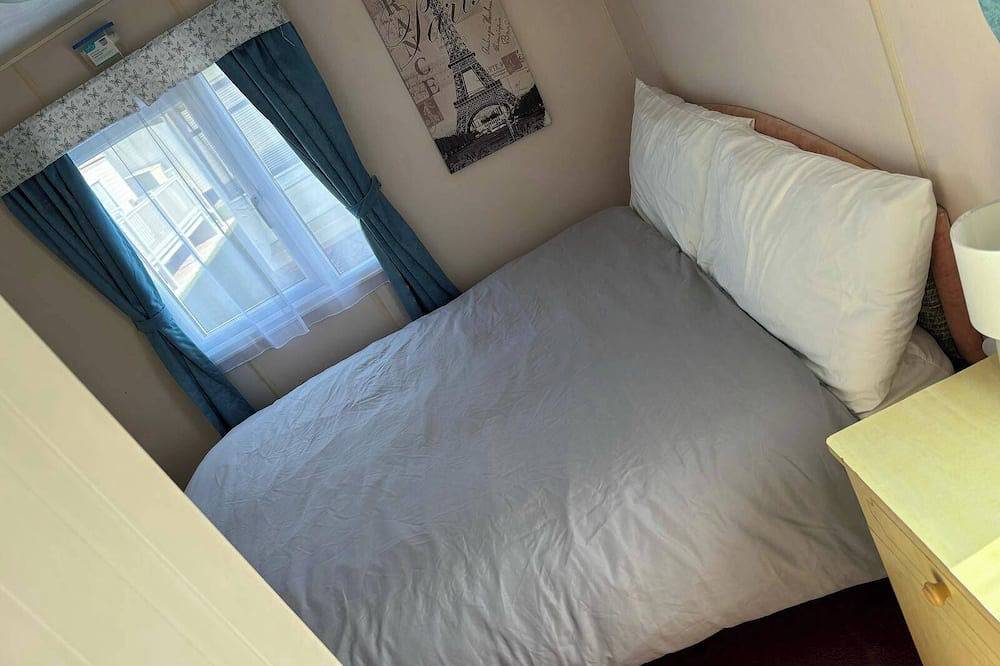 Family Caravan-Pets-Golden Palm-Pool-Arcades in Chapel St. Leonards, Lincolnshire