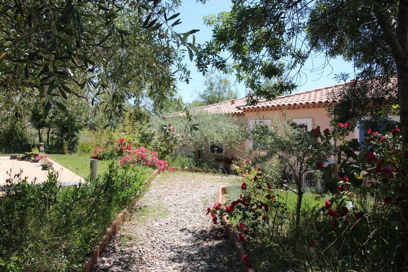 Gîte für 2 Personen mit Pool in Cébazan, Béziers und Umgebung