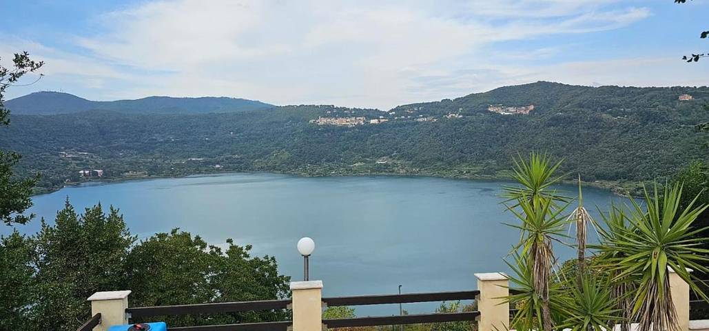 Appartamento per 3 persone, con Balcone e Terrazza nonché Panorama a Genzano di Roma