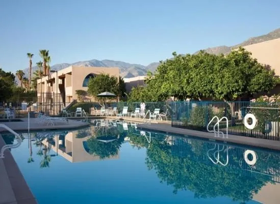 Resort para 6 personas, con vistas además de jardín y piscina - 1