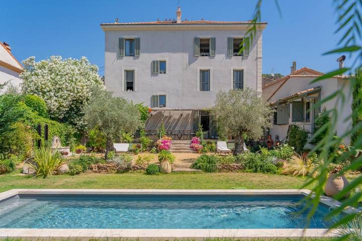 Chambre d’hôte pour 2 personnes, avec jardin ainsi que piscine et vue